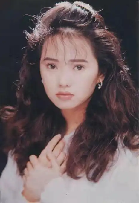 伊能静年轻时这么漂亮清纯就是一个时髦的小公主