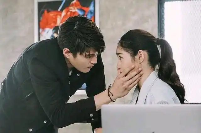 《珠光璀璨》,坐等男二追妻火葬场