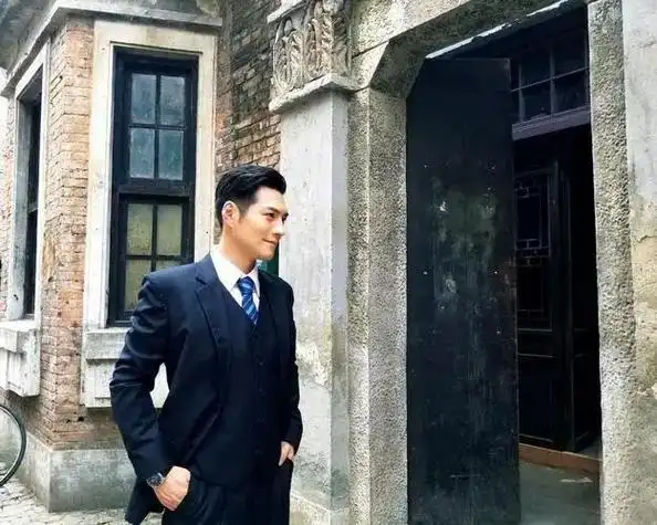 严屹宽:从上海走向全国的演艺之路