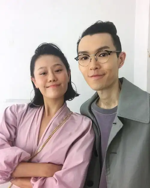 袁娅维晒与方大同合照_手机新浪网