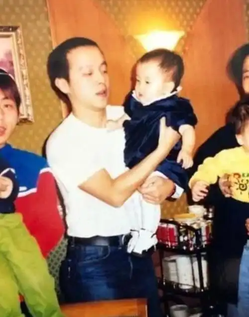 王菲前夫窦唯两次离婚最对不起女儿两份嫁妆背后是深沉父爱