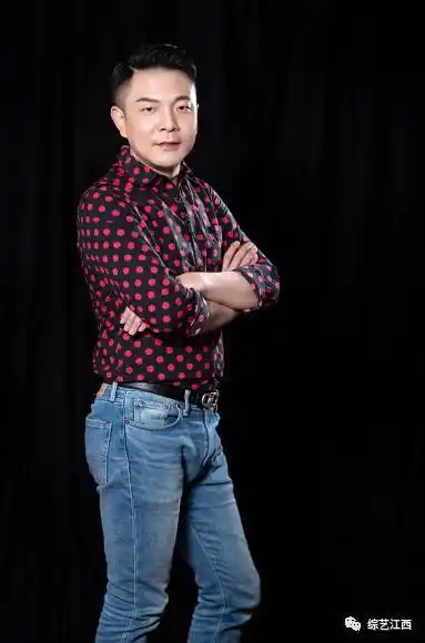 江西著名青年歌手——黄硕