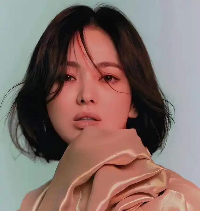 宋慧乔带货,齐耳短发减龄显气质,夏季必备发型!