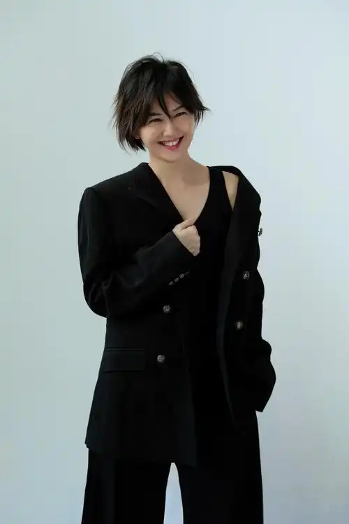 天后孙燕姿受邀担任2月equal封面人物 登纽约时代广场巨幕