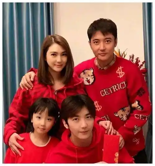 洪欣张丹峰夫妇全程紧张观看儿子比赛,张镐濂遗憾未出道.