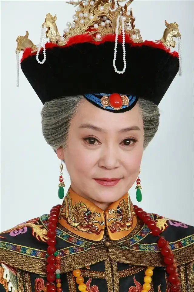 59岁刘雪华「年轻时多张照片」流出,五官大气清纯水嫩 :真正的美人