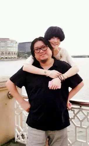 【图】高晓松离婚声明短小精炼 5次恋爱3顶绿帽手臂烫21个烟疤