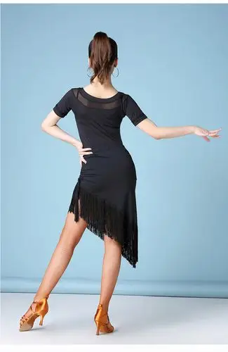 拉丁舞裙练功服女成年流苏裙新款舞蹈服不规则半身裙短裙 黑色 s