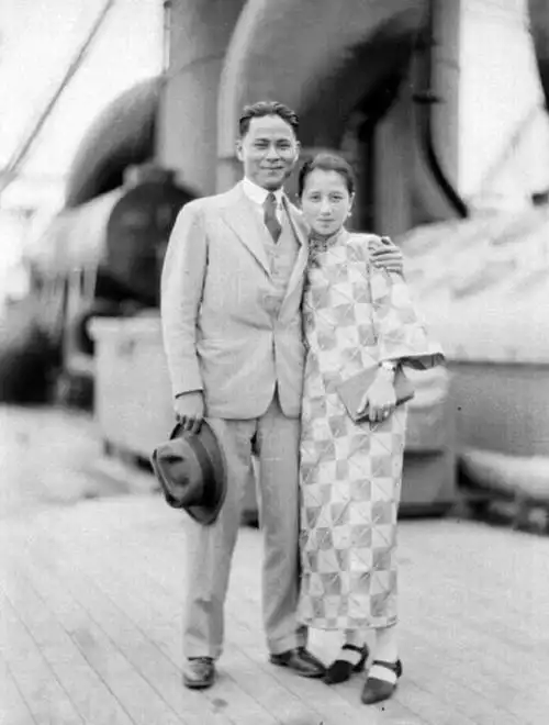 汪精卫的原配与其妻子陈璧君一生育有6个子女,第5个孩子早夭.