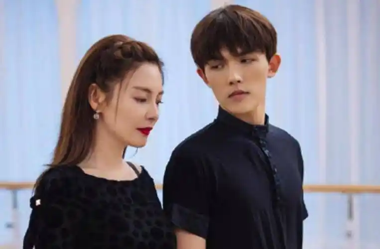 "对于"吸渣体质"的张雨绮,如今,这位小男友是真的和她"相爱",还是另有