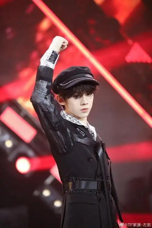 娜扎左航 穷哈姐弟快本同台# 生活中是幽默.