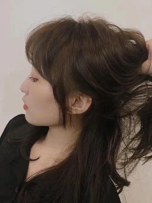 成都发型设计法式烫发芭曲hair code红唐店 2021超有气质的中长卷发呀