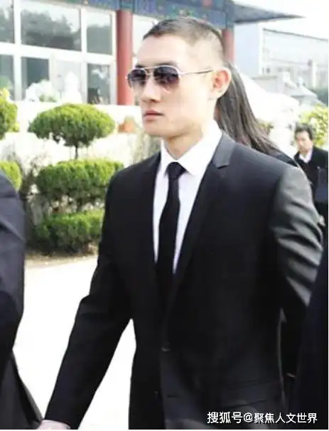 赵薇掌掴竹联帮傅豪,汪雨出手相救遭群殴,汪雨因面子又掌掴赵薇