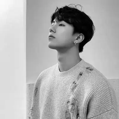 男头黑白真人头像高冷帅气图片