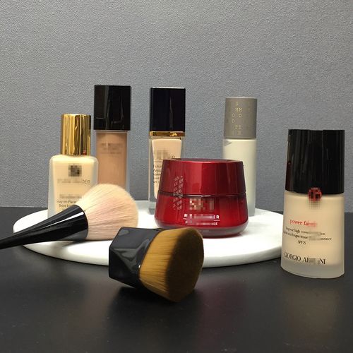 样板房梳妆台摆件化妆品彩妆粉底液摄影道具影视橱窗陈列展示摆设