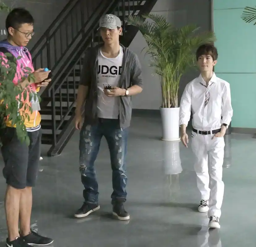 郭敬明的新动向  郭敬明,这位备受争议的导演,近来的社交媒体热度可圈