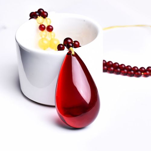 血珀吊坠蜜蜡吊坠鸡油黄老蜜二代琥珀水滴毛衣链项链挂坠项链男女