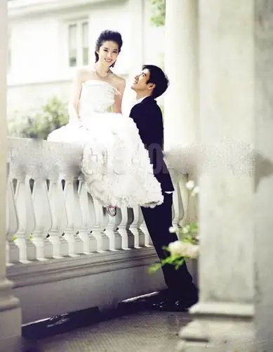 刘亦菲和王力宏婚纱照 二人郎才女貌宛若神仙眷侣