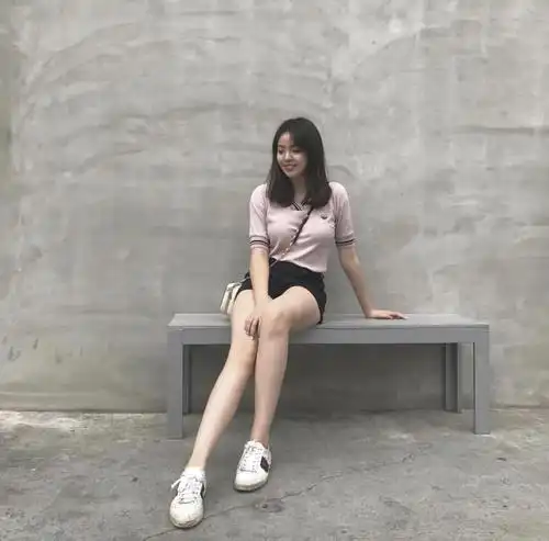 王文也,1998年2月18日出生,女,王中磊女儿