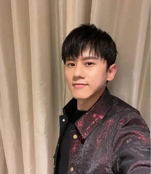 张杰晒胖一圈疑陪怀二胎妻子谢娜养出幸福肥