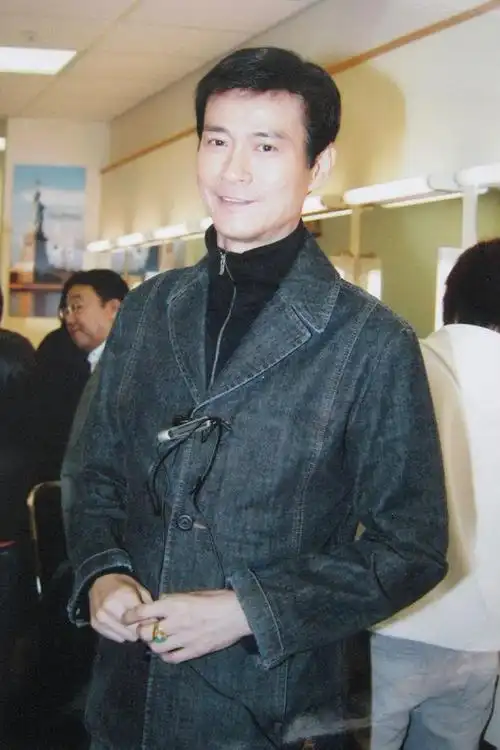 p>郑少秋,1947年2月24日出生于香港,祖籍广东,中国香港男演员,歌手.