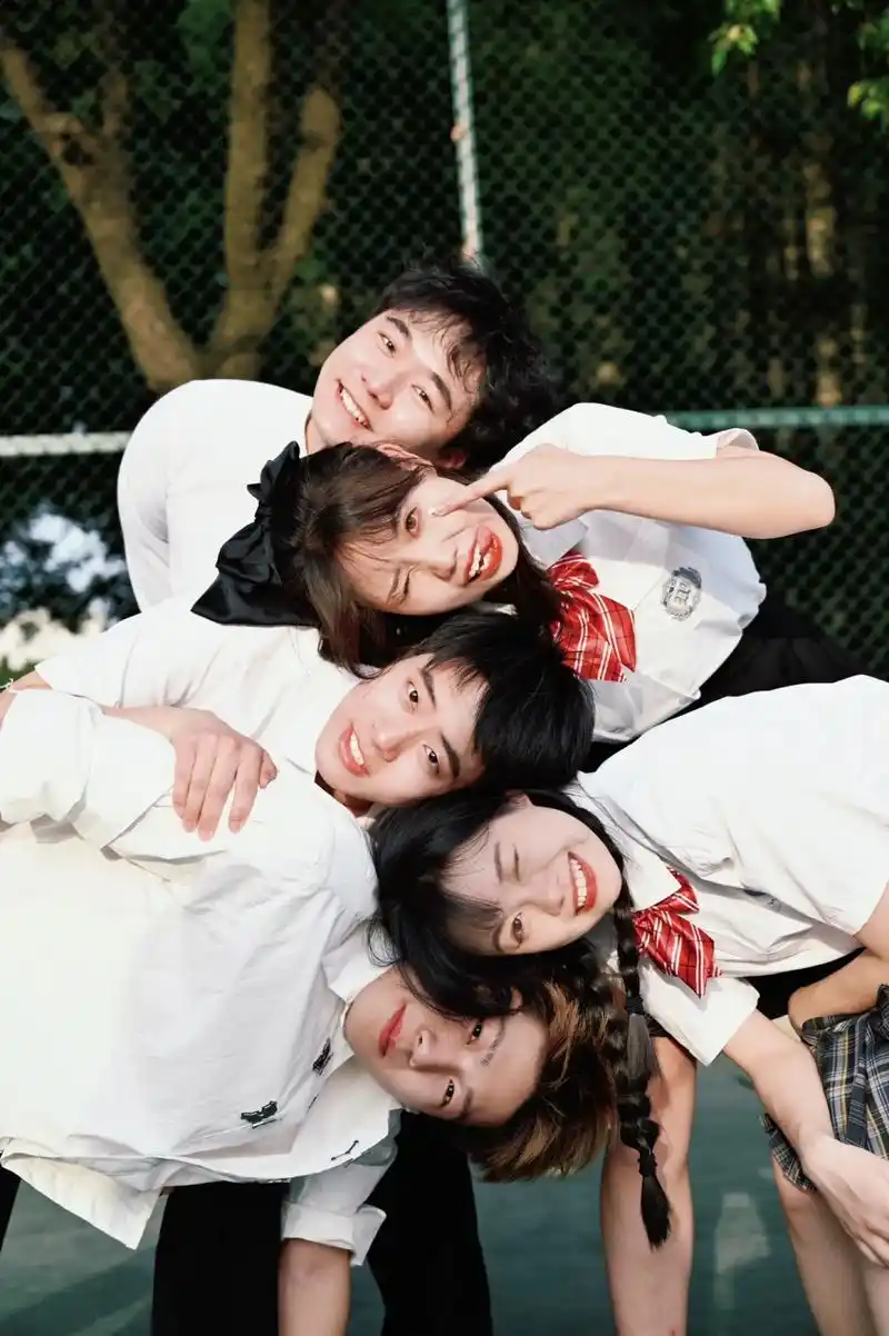 如果要我选出代表青春那个画面.我们毕业啦!#毕业季 #毕业照 - 抖音