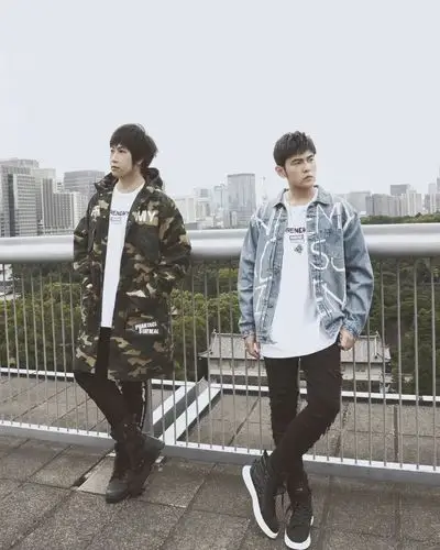 央视新闻人民日报提周杰伦新歌周杰伦阿信最新合影