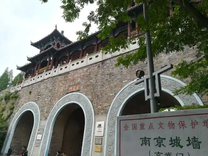 南京现存最完整的古城门——玄武门