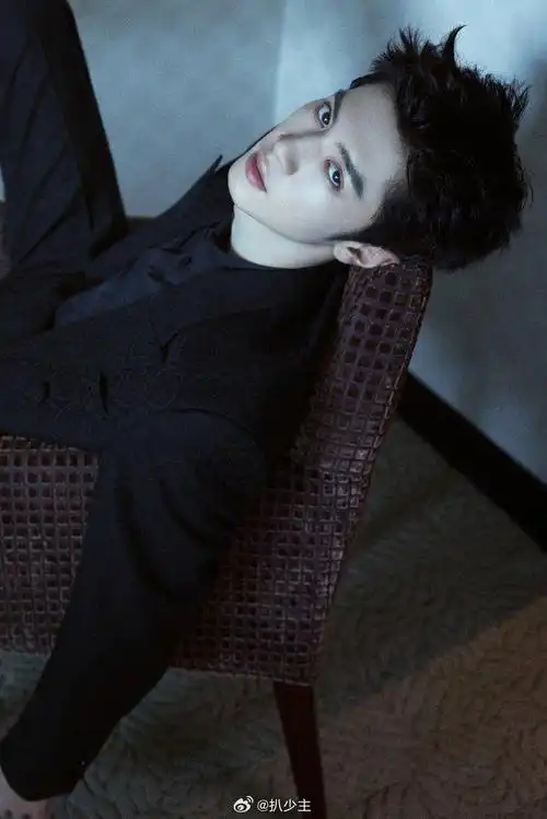 真的是要疯了,陈哲远你怎么可以这么帅的啊!