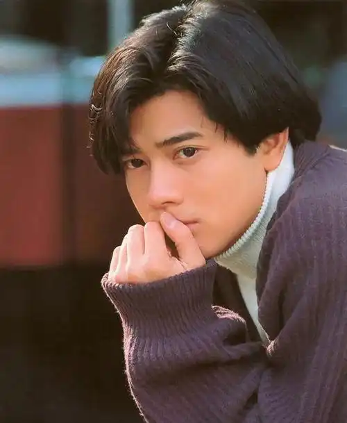 郭富城当年最火发型叫什么(还记得曾经风靡一时)(1)