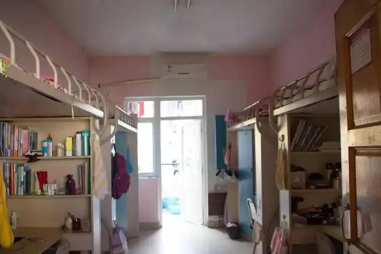 这份新生攻略给你安排了!_重庆科技学院_零二七艺考