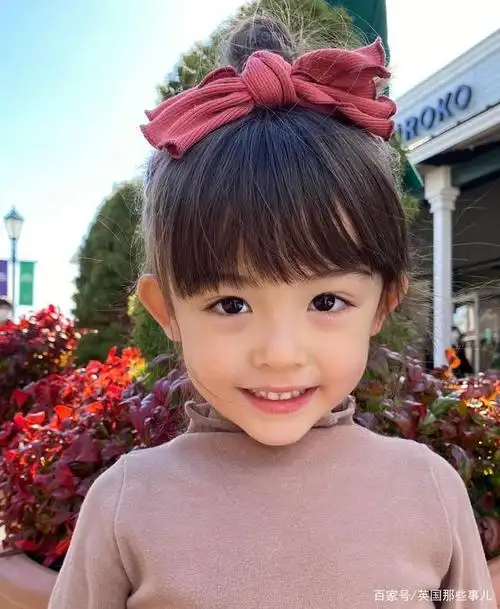 6岁日本混血女孩cos花魁装扮,父母被骂翻:这是该让孩子做的吗?