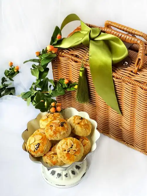 自己做的小点心摆盘拍照了