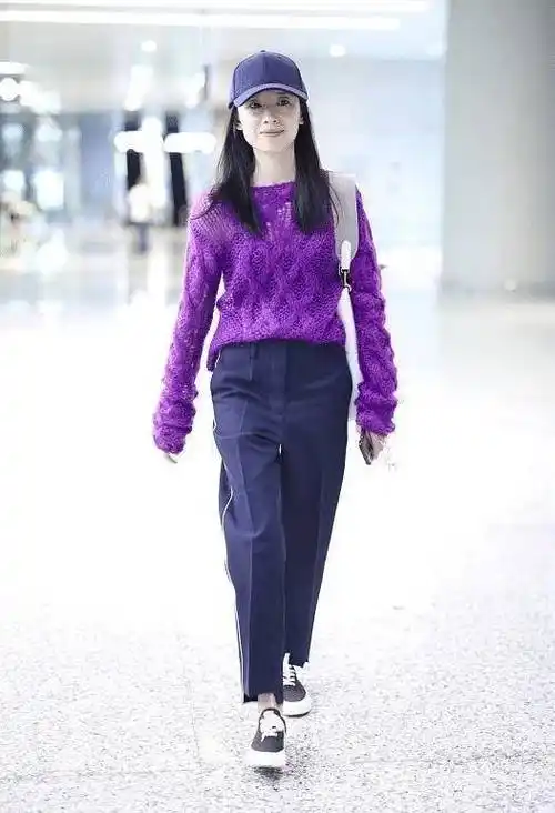 原创董洁真懂时髦穿搭牛仔风衣叠穿衬衫洋气减龄年轻10岁