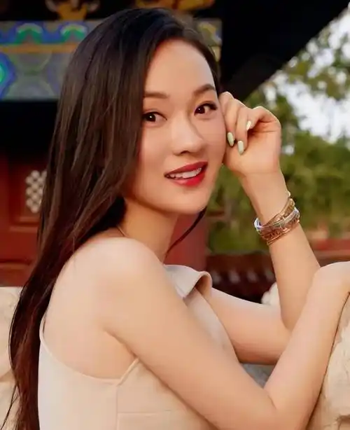 霍思燕的火辣上位史:从清纯玉女到交际花,被宠出来的人生赢家?