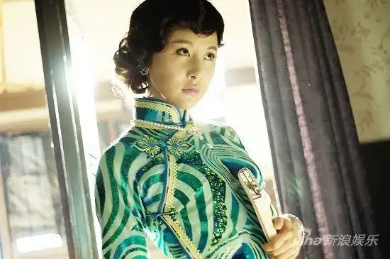 贾青[微博],杨溢,万梓良等实力派演员联袂加盟的电视剧《劫中劫》近日