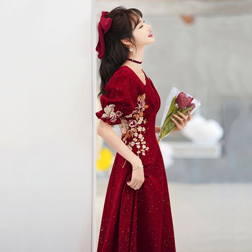 敬酒服新娘2021新款秋季丝绒刺绣法式方领结婚礼服订婚