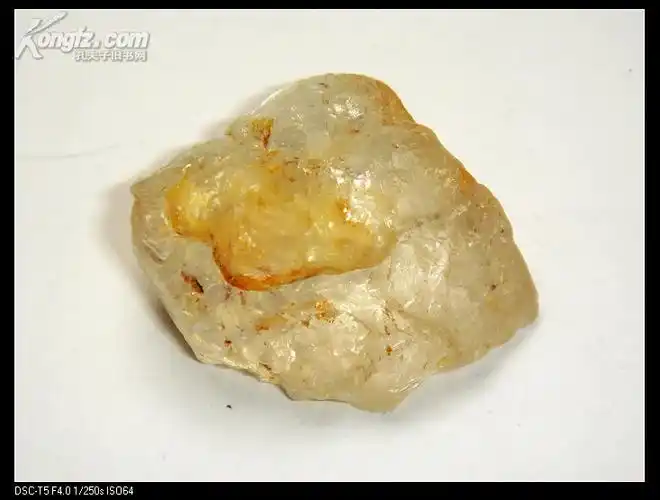 天然宝石收藏 巴西产 托帕石 原石 15克