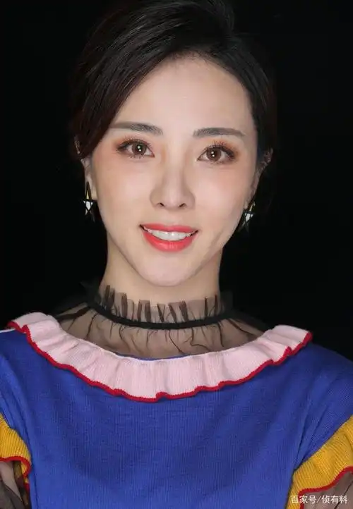 独家首发:主持人李思思多款造型定妆原图,绝对高清,绝对清秀.