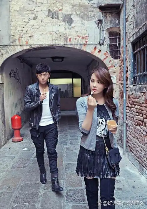 "秦昊粗暴且幽默的回答让伊能静笑出了声.