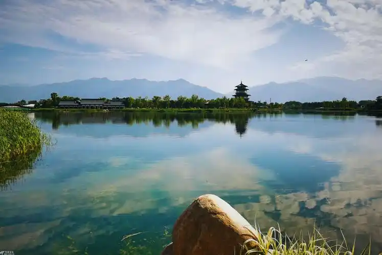 乐途自助游2021年12月19日鄠邑渼陂湖周至网红烟火巷子1日游