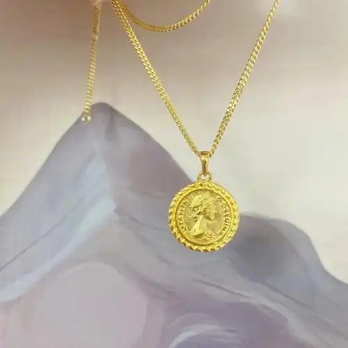 黄金复古女王牌太阳牌吊坠