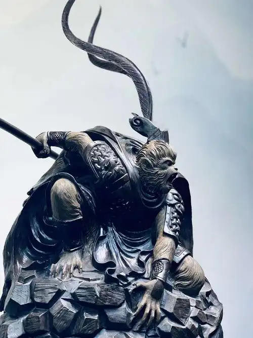 孙悟空摆件阴沉乌木孙悟空崖柏斗战胜佛像根雕抖音客厅摆件斗战胜佛
