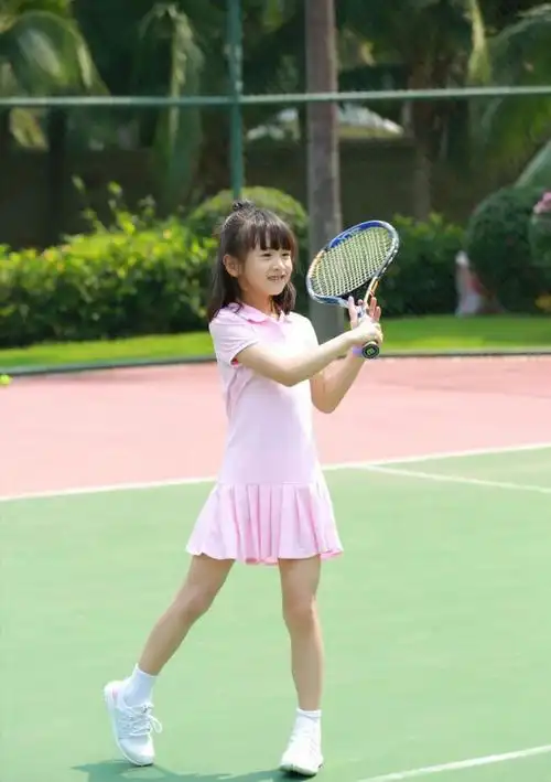 田亮晒森碟运动照,12岁的田雨橙模样惊艳,这才是少女该有的样子