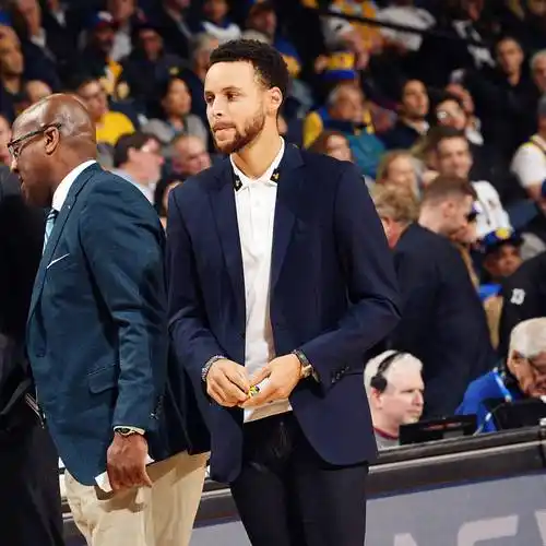 西装库里,帅到爆炸