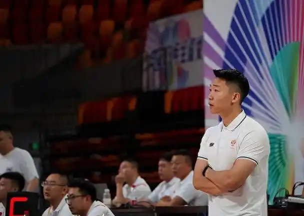 95后时代来了?杨赞将担任新赛季内蒙古女篮的主教练|阿的江|四川女篮_