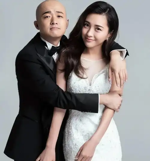 曾为丈夫跳楼,时刻担心有情敌婚姻充满自卑_包贝尔_赵奕欢_风云人物