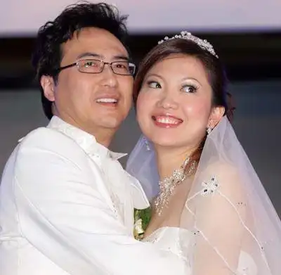 她曾经击败过大魔王却无奈转投新加坡,和男友分手被索要费用_李佳薇