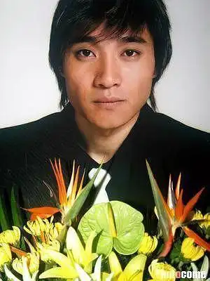 唐朝贝斯手张炬  1995年5月11日,"魔岩"旗下的唐朝乐队贝司手张炬