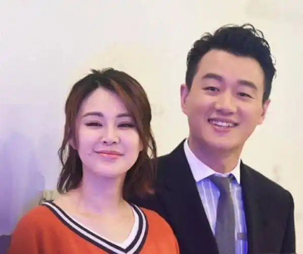 由于姐姐没有介绍身份,所以关悦以为年轻的未来婆婆是姐姐,还非常热情